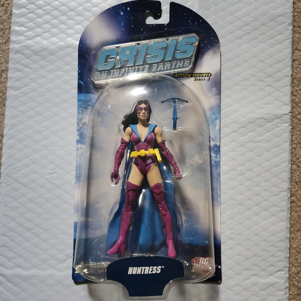 DC Direct Crisis on Infinite Earths Huntress Action Figure Series 3 Helena Wayne